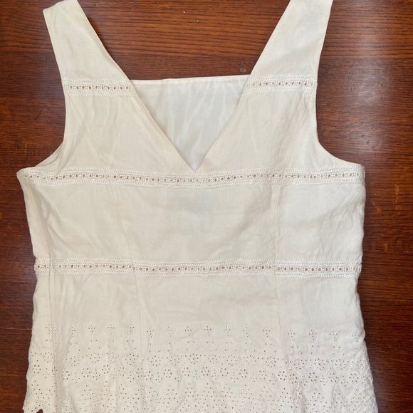 Adrianna Papéll linen top with V back size 10 - Picture 5 of 6